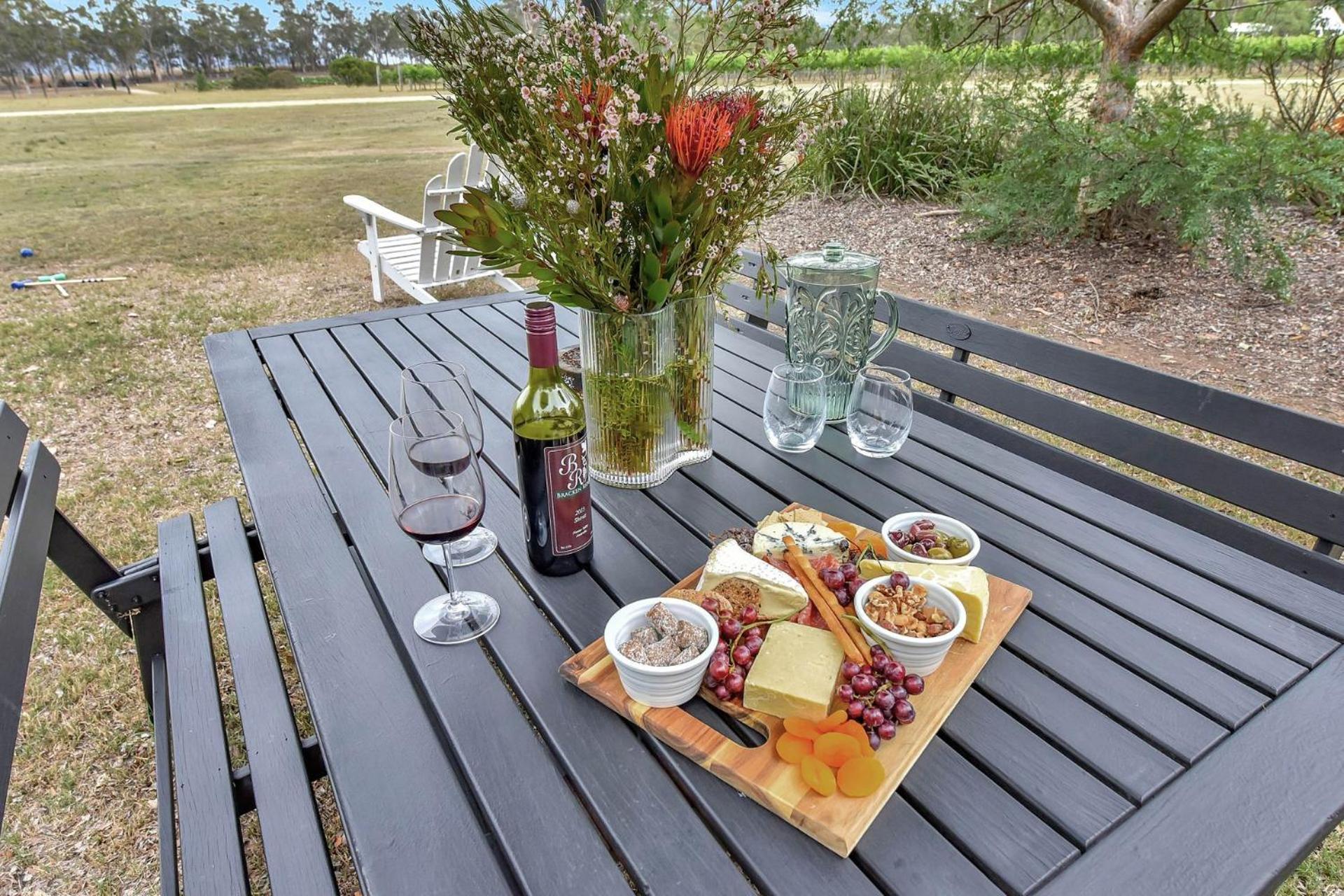 Villa Bracken Ridge Vineyard The Entire Estate Rothbury Exterior foto
